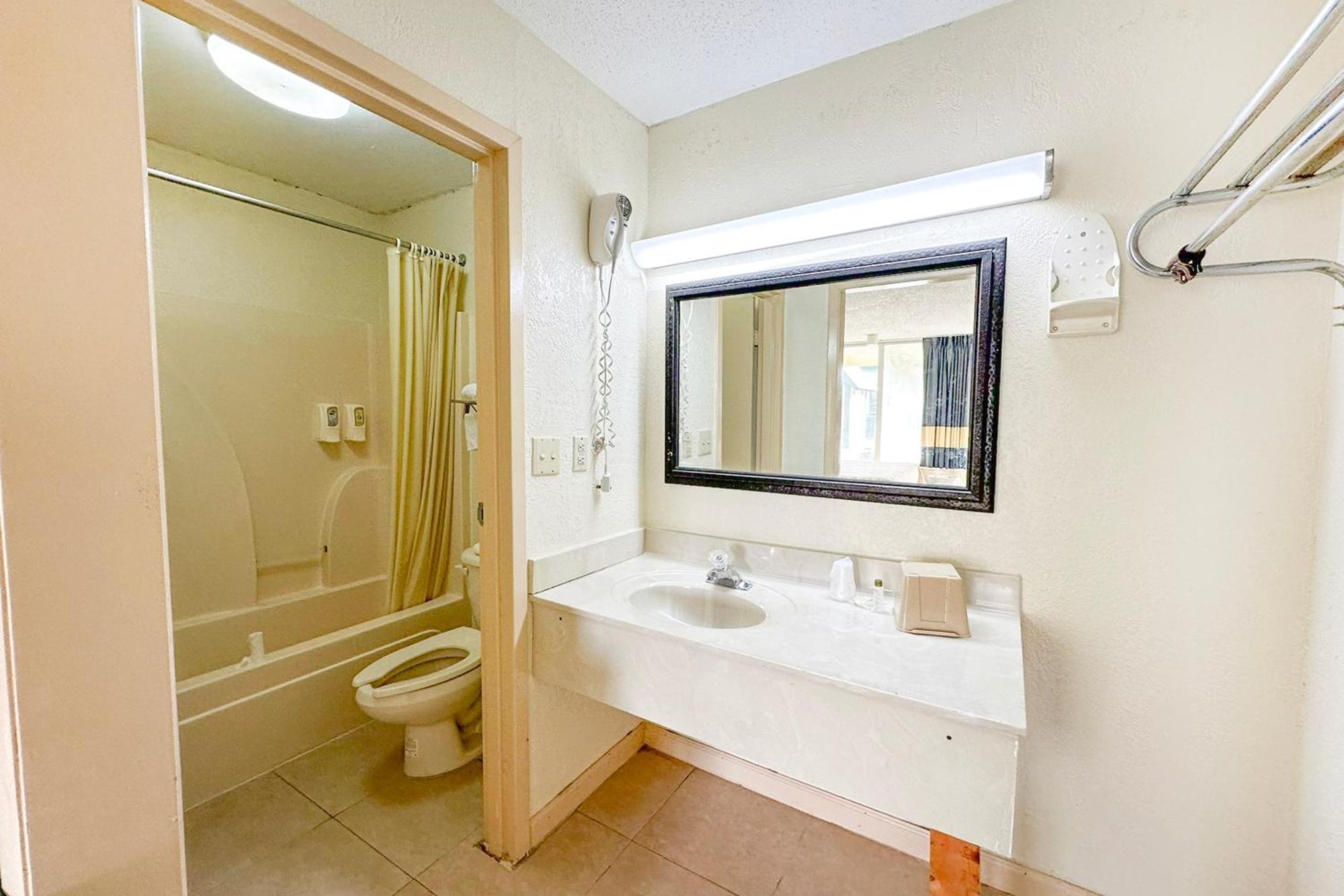 Super Inn & Suites By Oyo Milledgeville Buitenkant foto