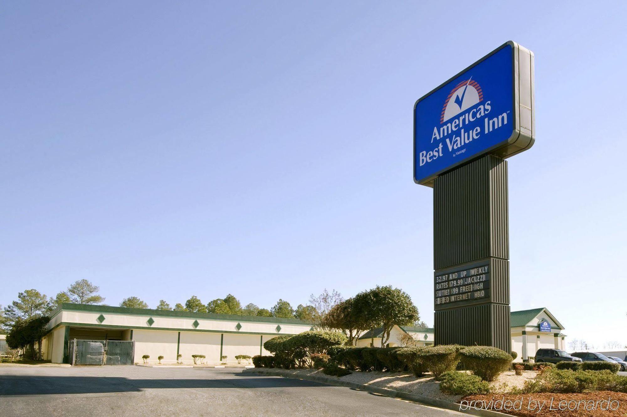 Super Inn & Suites By Oyo Milledgeville Buitenkant foto